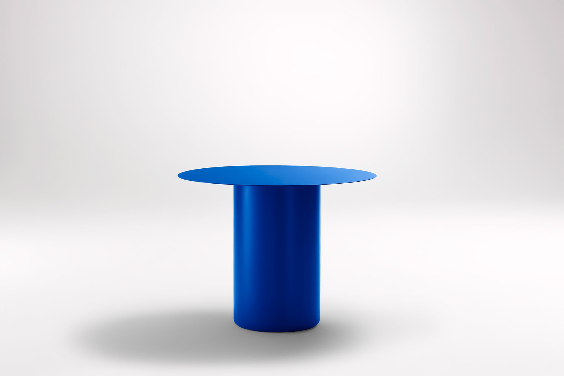 Sequence Round Bar Table